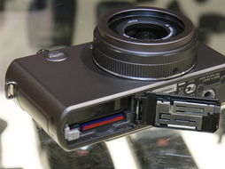 徕卡 Leica LUX 4钛金限定版 数码相机 外观 清晰大图 精彩图片